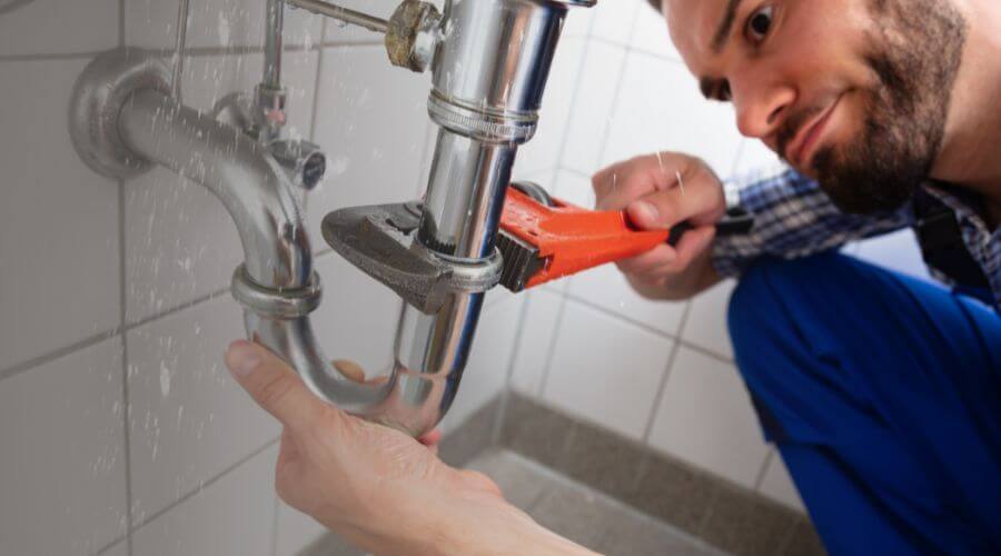 Expert burst pipe repair services in Greenwell Springs, LA